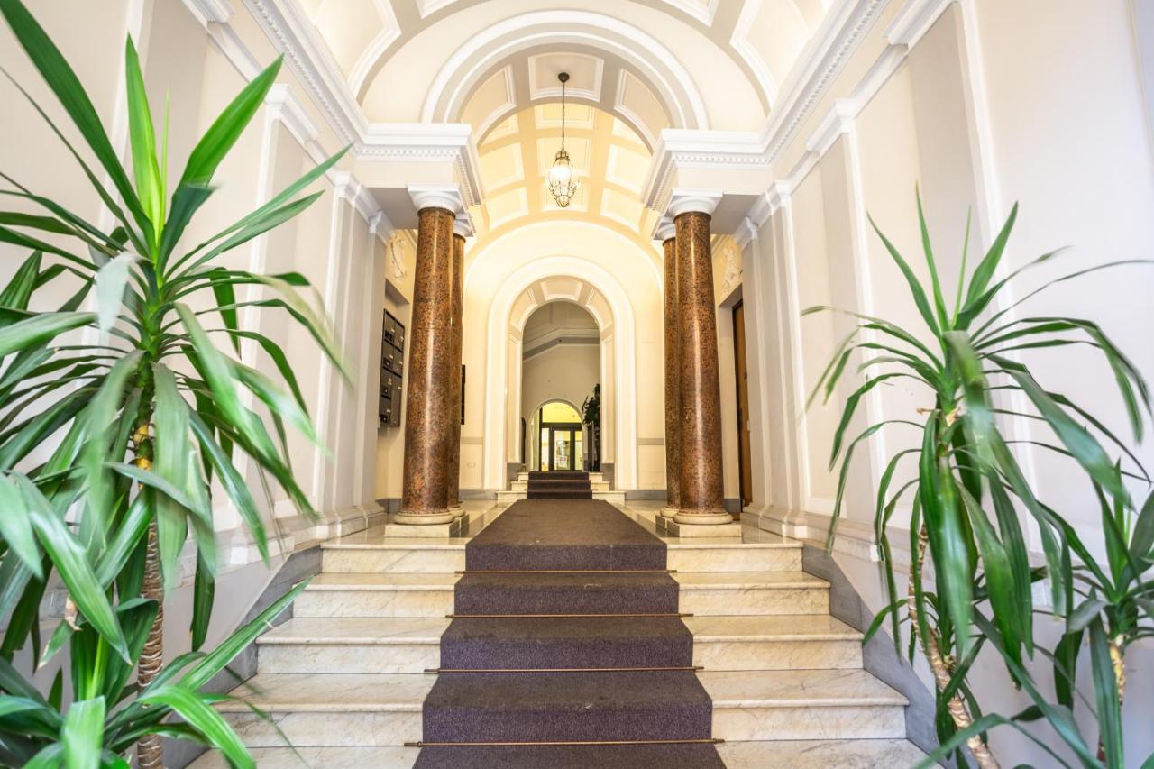 Luxury Inn Opera Roma Exterior foto